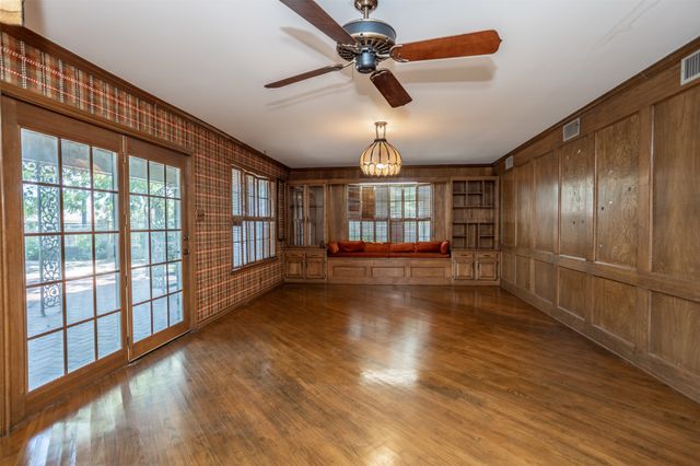 1010 Aspen Road, Gainesville, TX 76240