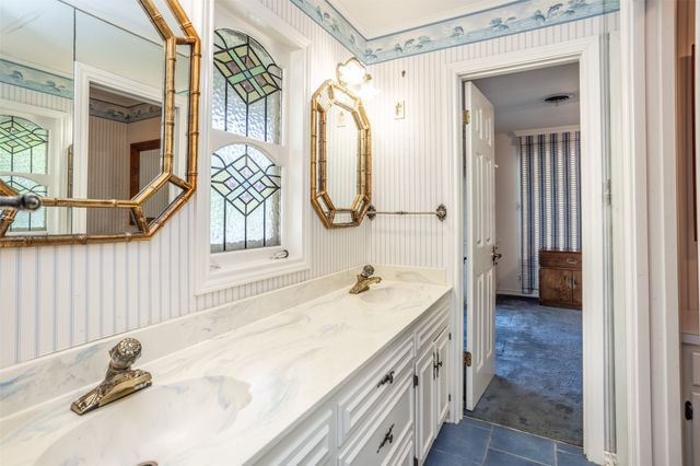 1010 Aspen Road, Gainesville, TX 76240