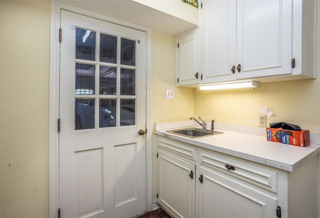 1010 Aspen Road, Gainesville, TX 76240