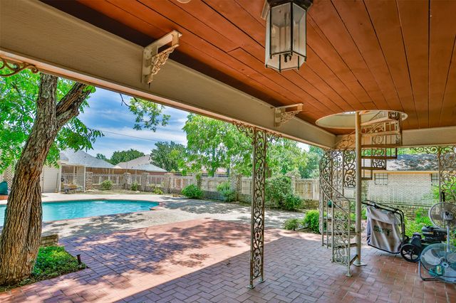 1010 Aspen Road, Gainesville, TX 76240