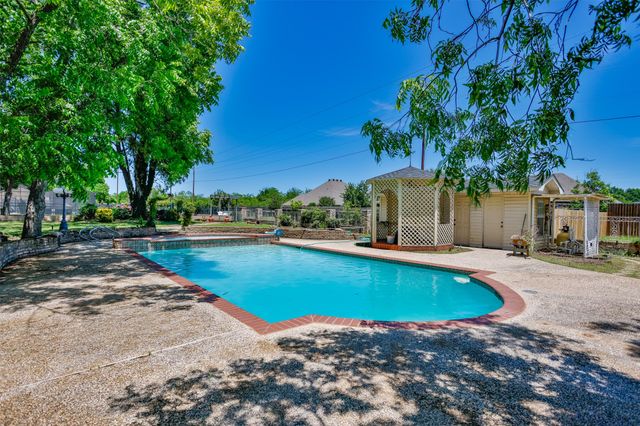 1010 Aspen Road, Gainesville, TX 76240