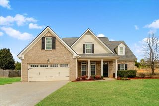44 Colonial Circle, Cartersville, GA 30120