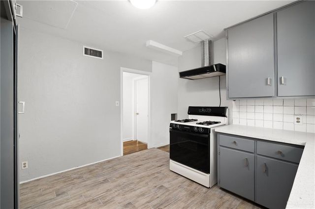 1808 N Cummings Avenue, Mission, TX 78572