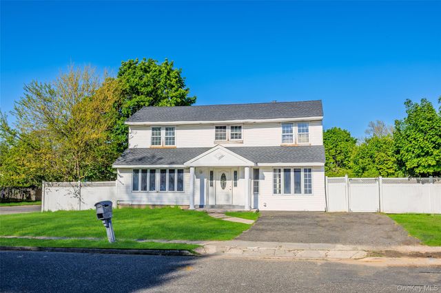147 Branch Avenue, Central Islip, NY 11722