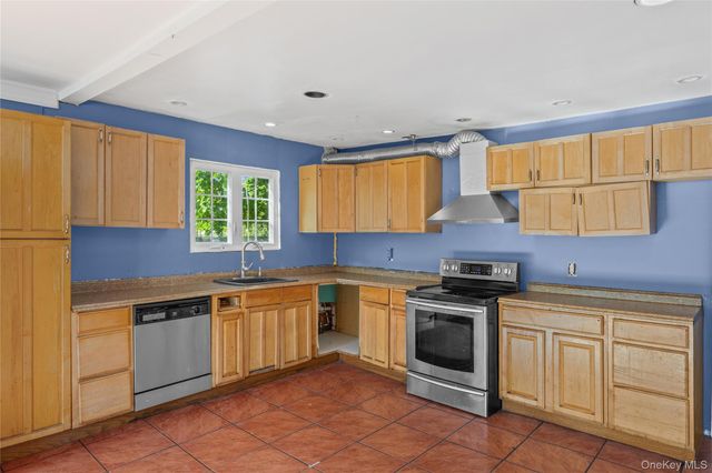 147 Branch Avenue, Central Islip, NY 11722