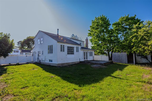 147 Branch Avenue, Central Islip, NY 11722