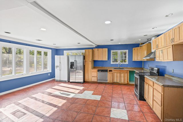 147 Branch Avenue, Central Islip, NY 11722