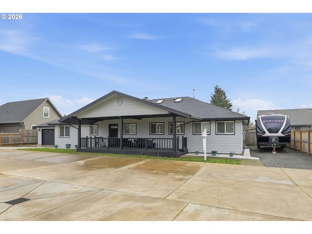 1271 ARCADIA Dr, Eugene, OR 97401