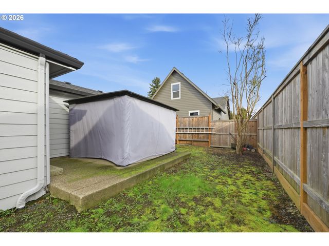 1271 ARCADIA Dr, Eugene, OR 97401