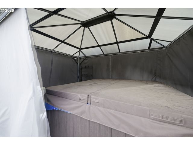 1271 ARCADIA Dr, Eugene, OR 97401