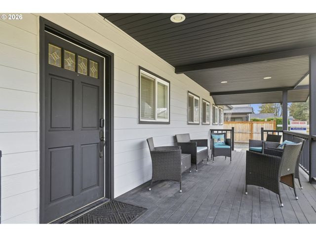 1271 ARCADIA Dr, Eugene, OR 97401