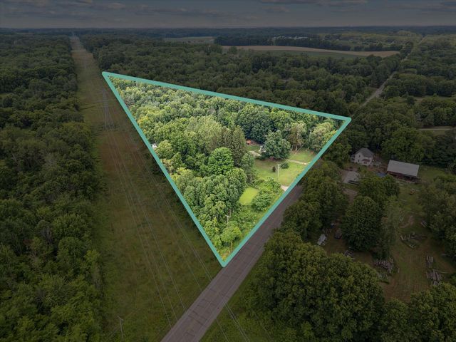 842 10th Street, Gun Plain Twp, MI 49080