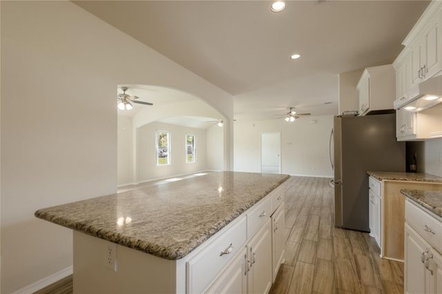 72 Oak Hill Drive, Huntsville, TX 77320