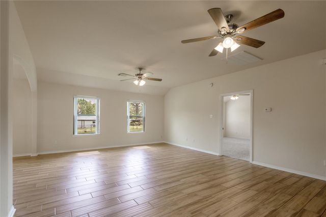 72 Oak Hill Drive, Huntsville, TX 77320