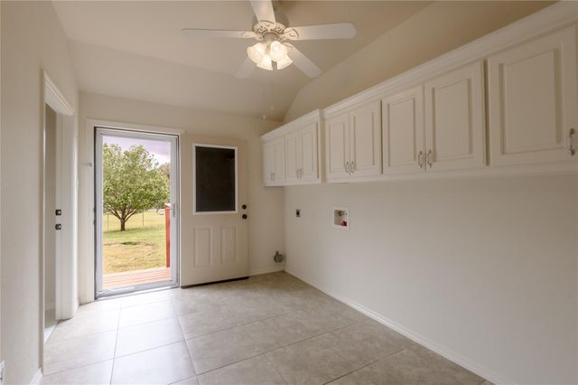 72 Oak Hill Drive, Huntsville, TX 77320