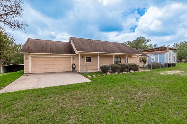 72 Oak Hill Drive, Huntsville, TX 77320