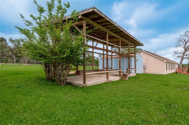 72 Oak Hill Drive, Huntsville, TX 77320