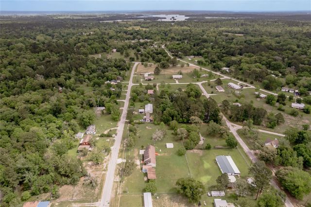 72 Oak Hill Drive, Huntsville, TX 77320