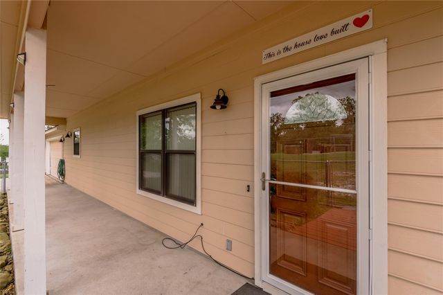 72 Oak Hill Drive, Huntsville, TX 77320