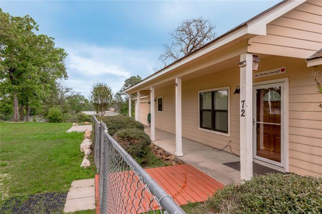 72 Oak Hill Drive, Huntsville, TX 77320