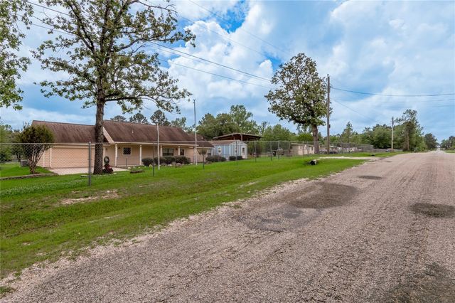 72 Oak Hill Drive, Huntsville, TX 77320