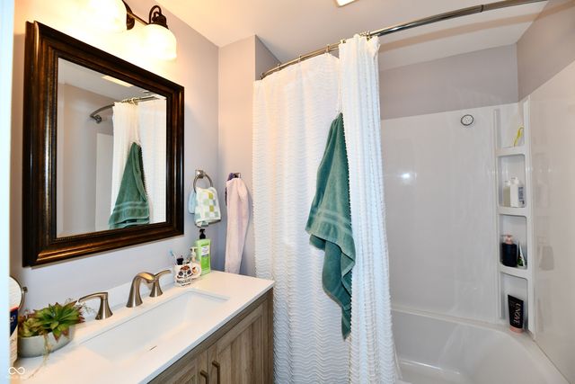 528 South Street, Noblesville, IN 46060