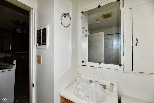 528 South Street, Noblesville, IN 46060