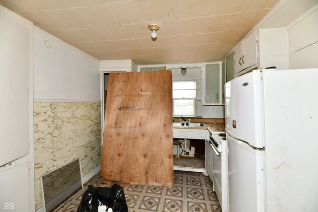528 South Street, Noblesville, IN 46060