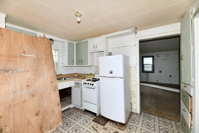 528 South Street, Noblesville, IN 46060