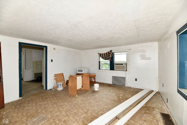 528 South Street, Noblesville, IN 46060