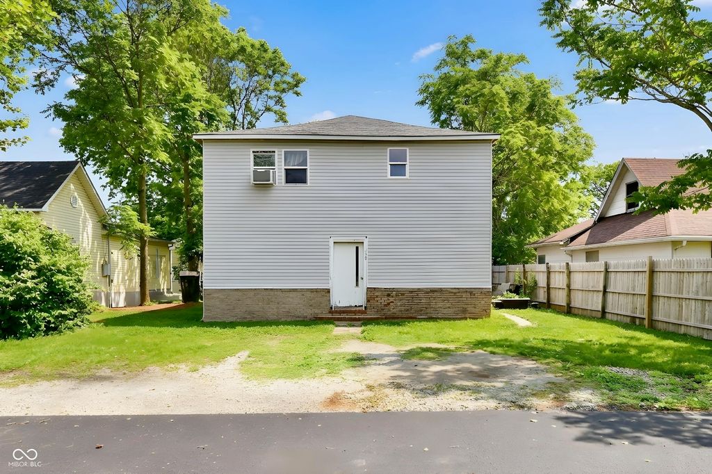 528 South Street, Noblesville, IN 46060