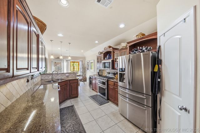 4777 S 202nd East Avenue, Broken Arrow, OK 74014