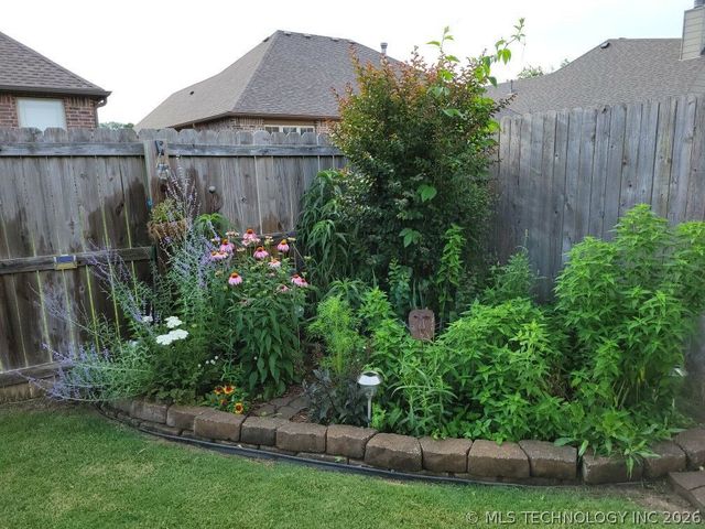 4777 S 202nd East Avenue, Broken Arrow, OK 74014