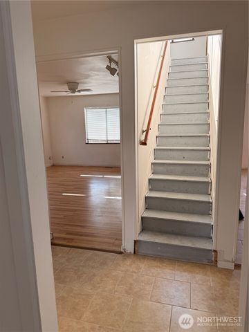 8711 Lawndale Avenue SW, Lakewood, WA 98498