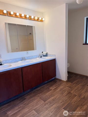 8711 Lawndale Avenue SW, Lakewood, WA 98498