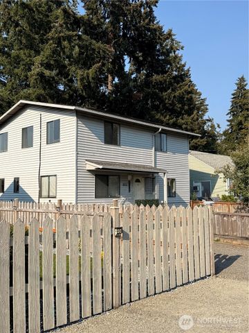8711 Lawndale Avenue SW, Lakewood, WA 98498