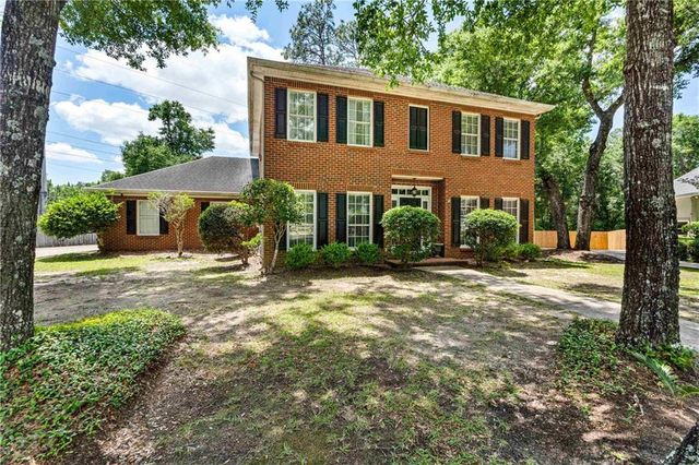 7713 Bedford Court, Mobile, AL 36695