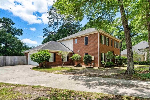 7713 Bedford Court, Mobile, AL 36695