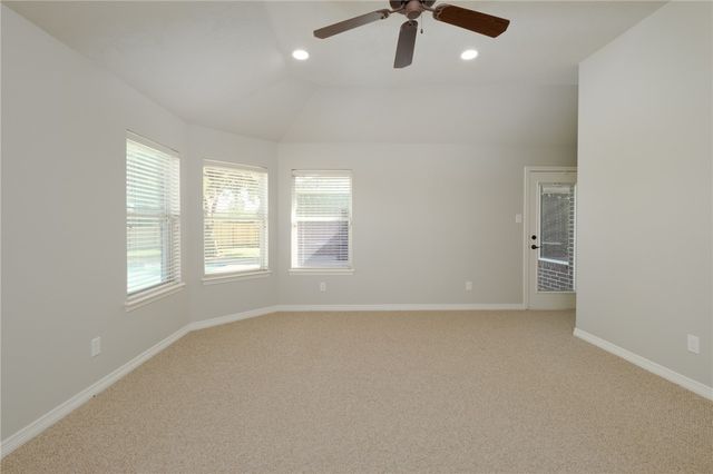 4017 Austins Estates Drive, Bryan, TX 77808