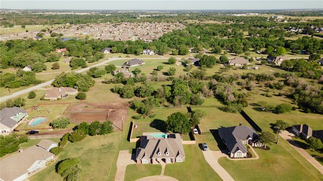 4017 Austins Estates Drive, Bryan, TX 77808