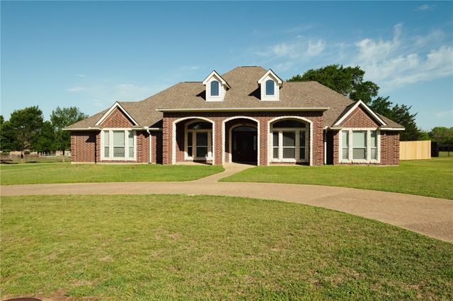 4017 Austins Estates Drive, Bryan, TX 77808