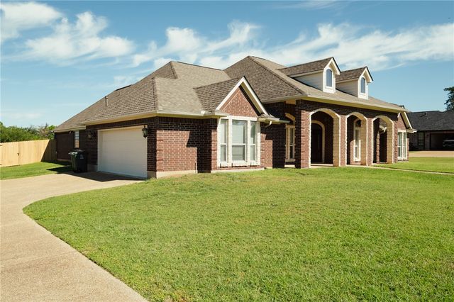 4017 Austins Estates Drive, Bryan, TX 77808