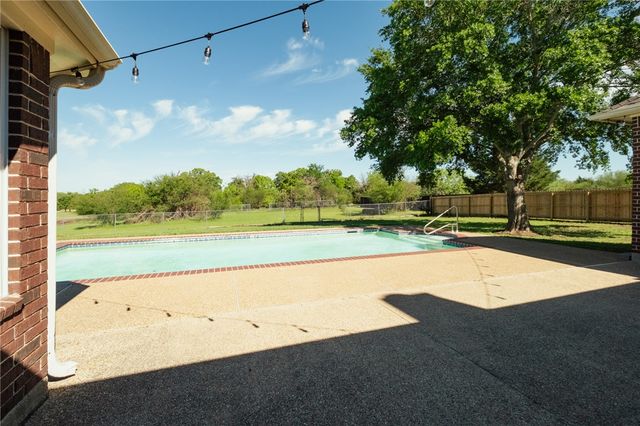 4017 Austins Estates Drive, Bryan, TX 77808