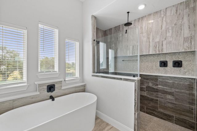 225 Spicewood Trails DR, Spicewood, TX 78669