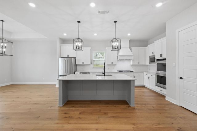 225 Spicewood Trails DR, Spicewood, TX 78669
