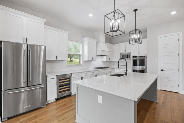 225 Spicewood Trails DR, Spicewood, TX 78669