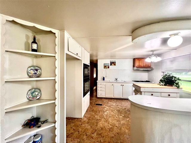 1036 Paradise Cove Road, Pottsboro, TX 75076