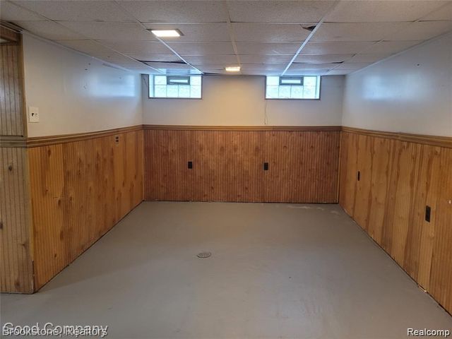 18729 Elkhart Street, Harper Woods, MI 48225