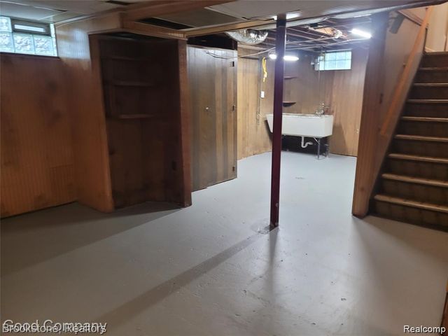 18729 Elkhart Street, Harper Woods, MI 48225