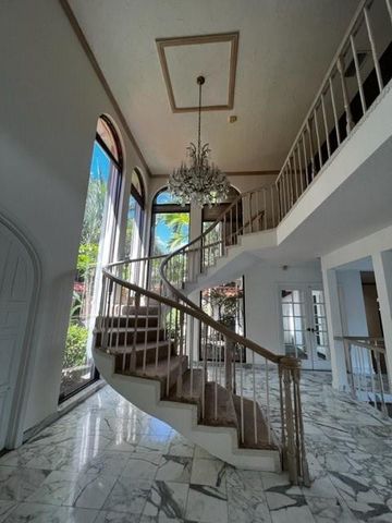 71 Bay Colony Drive, Fort Lauderdale, FL 33308